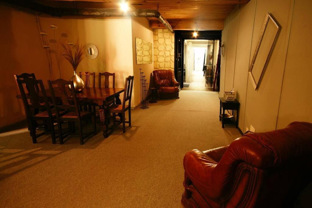 Dans Maison De - 2 Personnes *