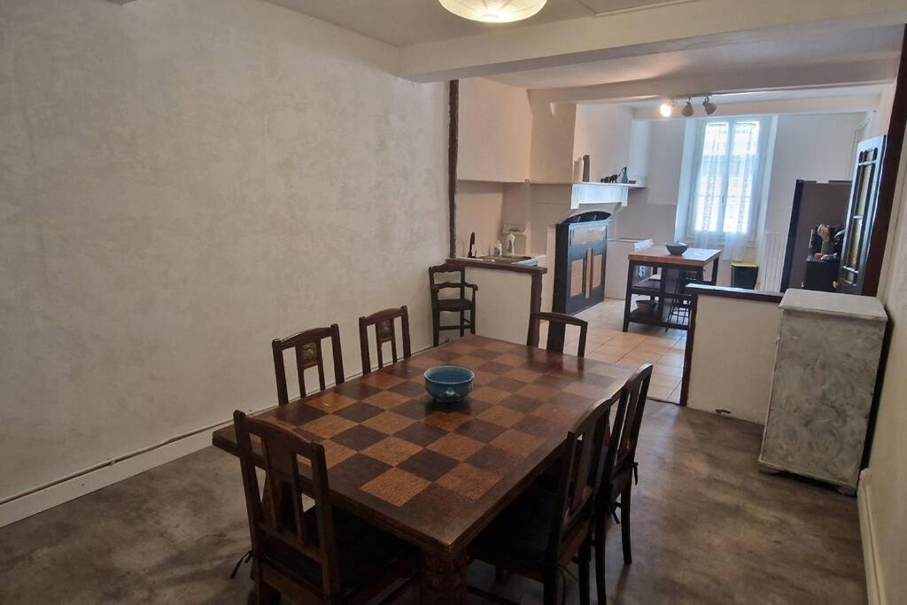 Apartment Dans Maison De - 2 Personnes Oloron-Sainte-Marie